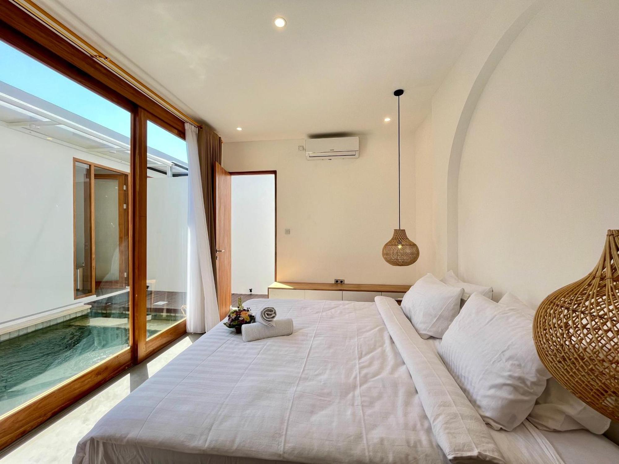 Queen Bee 2br Private