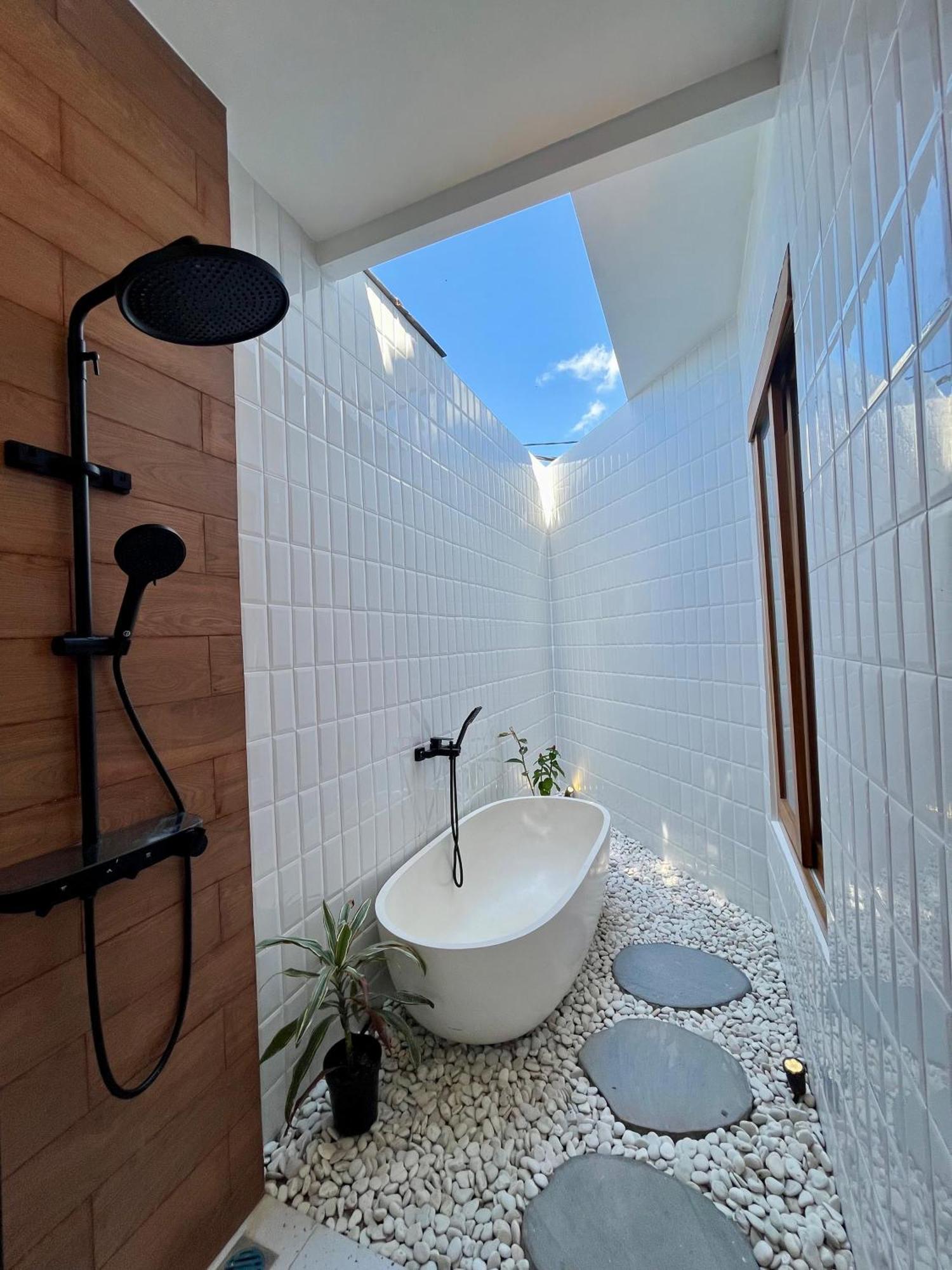 Villa Queen Bee 2br Private Seminyak (Bali)